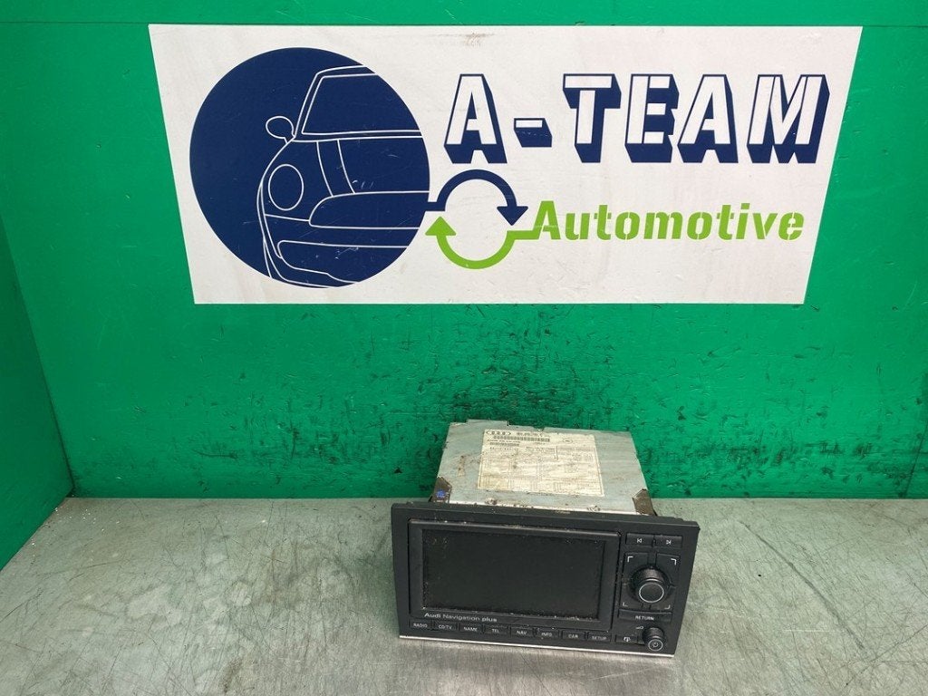 ECRAN GPS Audi A4 Avant (B7) (|8E0035192C|), Auto-Union-Straße  1,
85057  Ingolstadt, DE, Info@audi.de, Audi, Utilisé