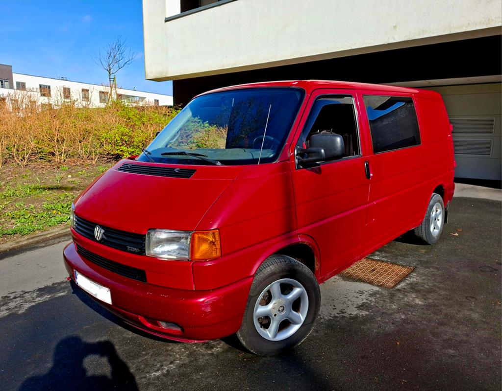VW Transporter T4 2.5 TDI 102 pk — 09/1996 - voorouder, Auto's, 2500 cc, 75 kW, Volkswagen, Particulier