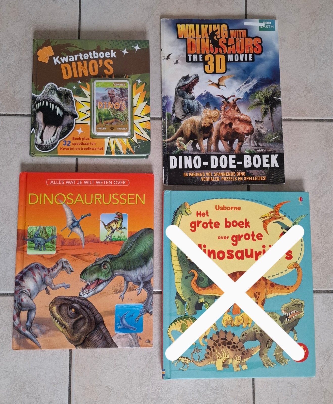 3 dinoboeken + kwartet (zie foto's) (als geheel of per stuk), Boeken, Ophalen of Verzenden, Zo goed als nieuw