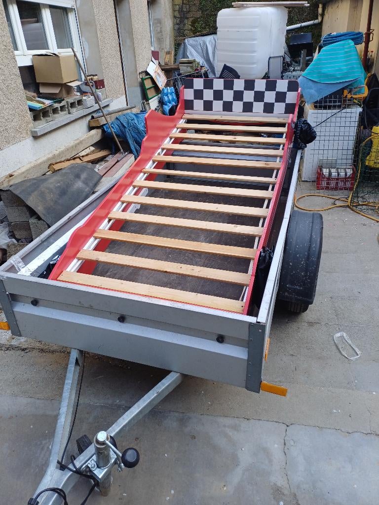 Av lit auto voiture f1 adolescent garcon gonf Tres bon etat, Rouge, Enlèvement ou Envoi, 80 cm, Bois