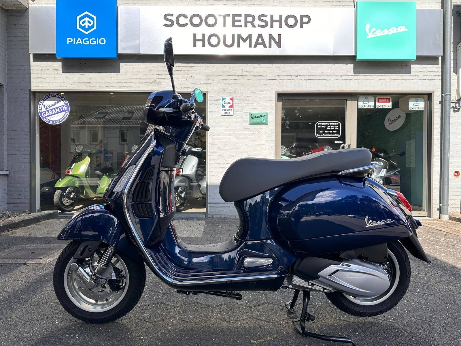 Vespa GTS 310 cc 80th Blu Ennergico (nr.43), Scooter, Bedrijf, 310 cc, 12 t/m 35 kW