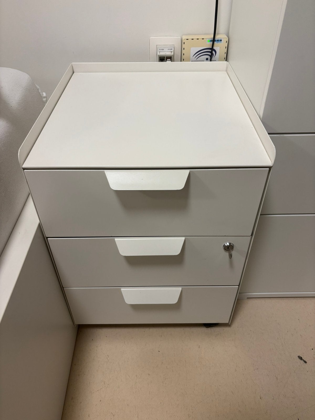 Metalen ikea kast, Ophalen, Zo goed als nieuw