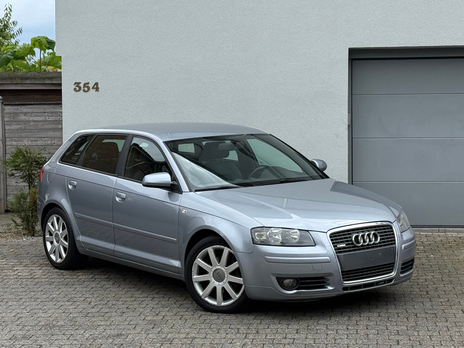 - Audi A3 - 1.6 essence - BJ 2007 - 132 000 km - 3 x SLine -, Autos, Audi, Particulier, A3, ABS, Airbags, Air conditionné, Alarme