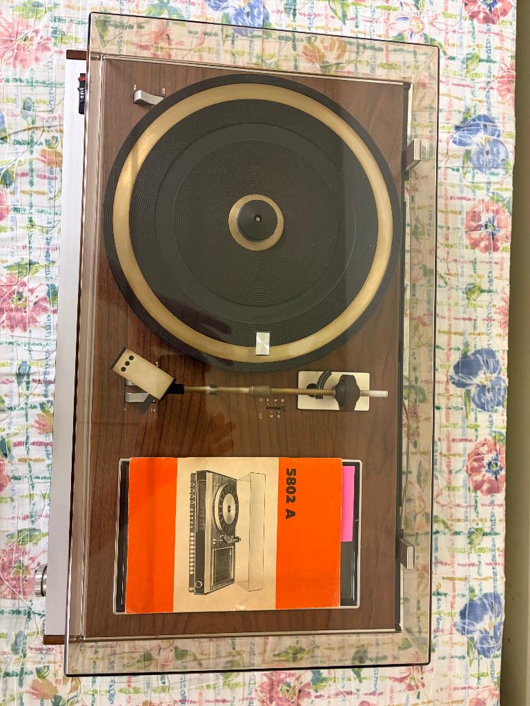 Siera 5802A radio + platenspeler (vintage), Ophalen, Gebruikt, Radio