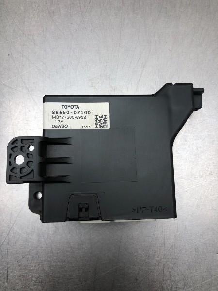ORDINATEUR GESTION TEMPERATURE Toyota Verso (|886500F100|), Utilisé, Toyota