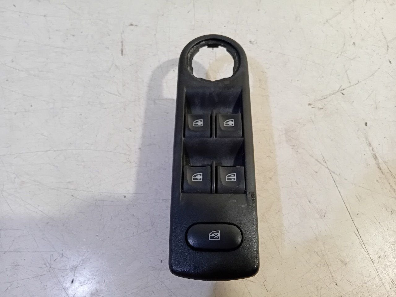 Bedieningspaneel elektrische ramen Renault Captur, Onderdelen@venauto.nl, Van der Ven Autorecycling B.V., Ettenseweg 76, 4706 PB Roosendaal, The Netherlands