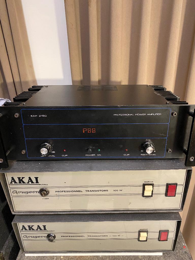 Eindversterker stereo 2x100 Watt RMS 4 Ohm, Audio, Tv en Foto, Versterkers en Ontvangers, Ophalen, Gebruikt, Stereo, 60 tot 120 watt