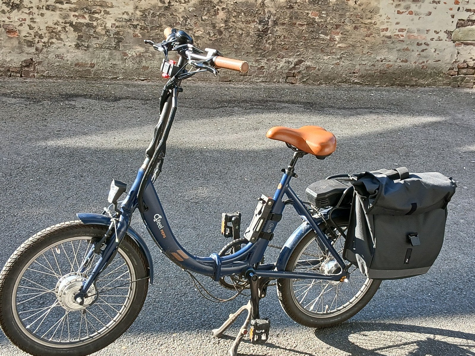 Opvouwbare elektrische fiets, Ophalen, Gebruikt, 30 tot 50 km per accu, Overige merken