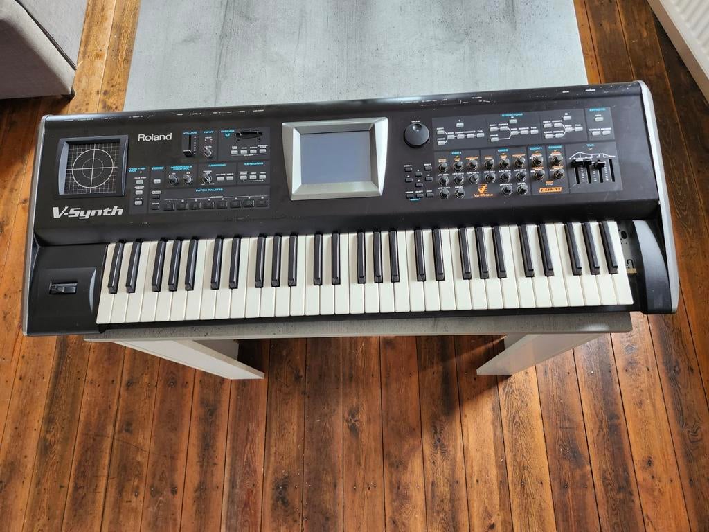 Roland V-Synth 61 touches – fonctionne – à réparer / collect, Musique & Instruments, Enlèvement, Utilisé, 61 touches, Roland