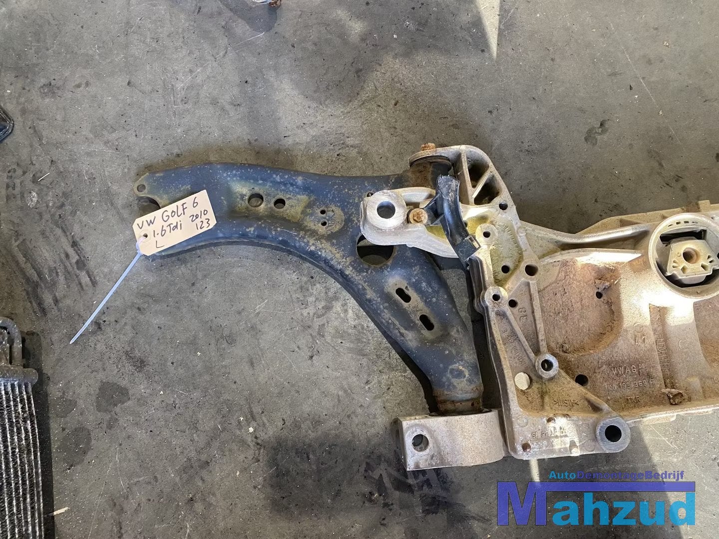 VW GOLF 6 Subframe Draagarm links rechts set 2009-2012, Volkswagen, Volkswagen AG, Vw@volkswagen.de, Utilisé