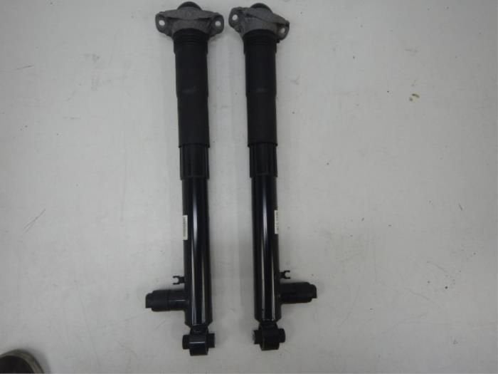 Schokdemper set Volkswagen Golf (22741835), Auto-onderdelen, Ophalen of Verzenden, Gebruikt