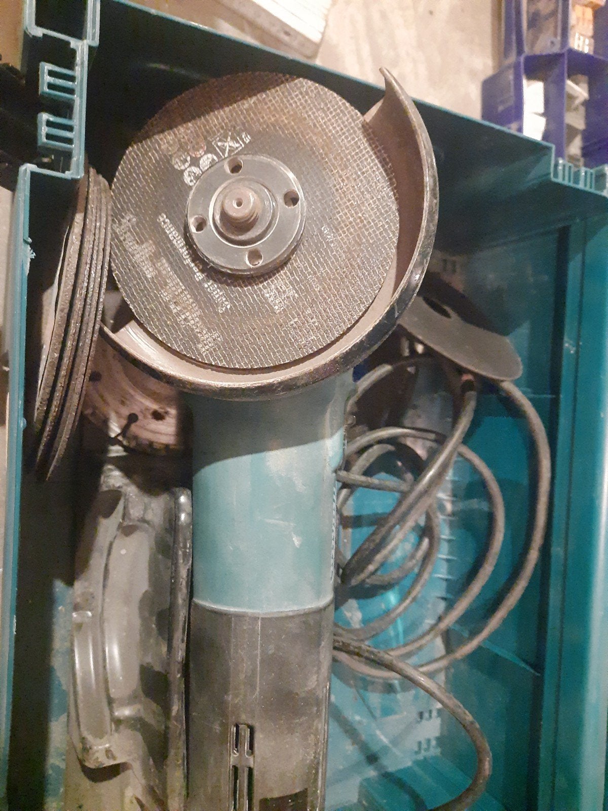 meule Makita avec disques (voir photo également de Hilti), Enlèvement ou Envoi, Utilisé, 1000 watts ou plus