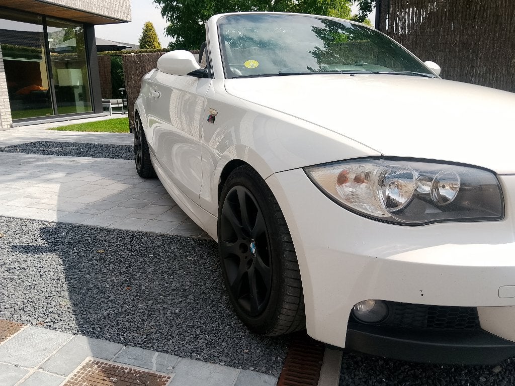 - BMW 118D cabriolet - Blanc - 200 000 km - 2009 - 136 ch, Autos, Cuir, Euro 5, Achat, 129 g/km