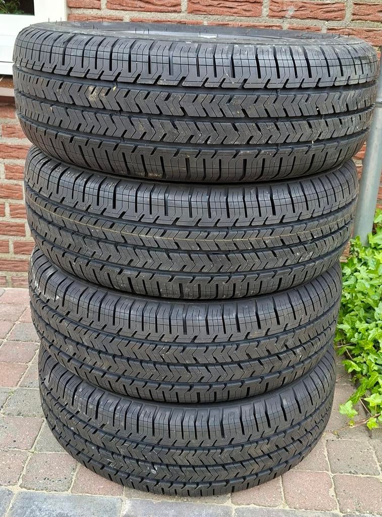 Zomerbanden nieuw michelin agilis 215 60 17C, Auto-onderdelen, Banden en Velgen, Ophalen, Nieuw, 17 inch, Band(en)