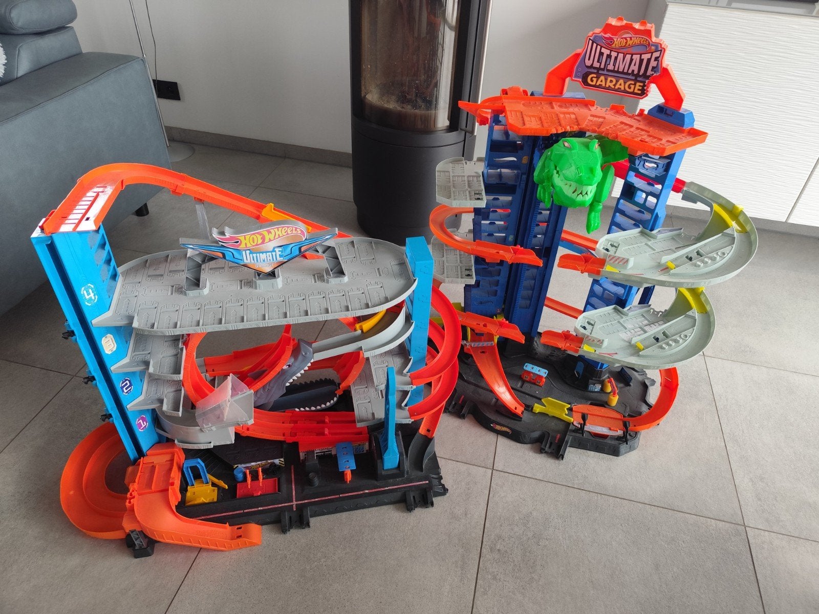 2 Hot Wheels ultimate garages in nieuwstaat, Kinderen en Baby's, Ophalen, Racebaan, Zo goed als nieuw, Hot Wheels