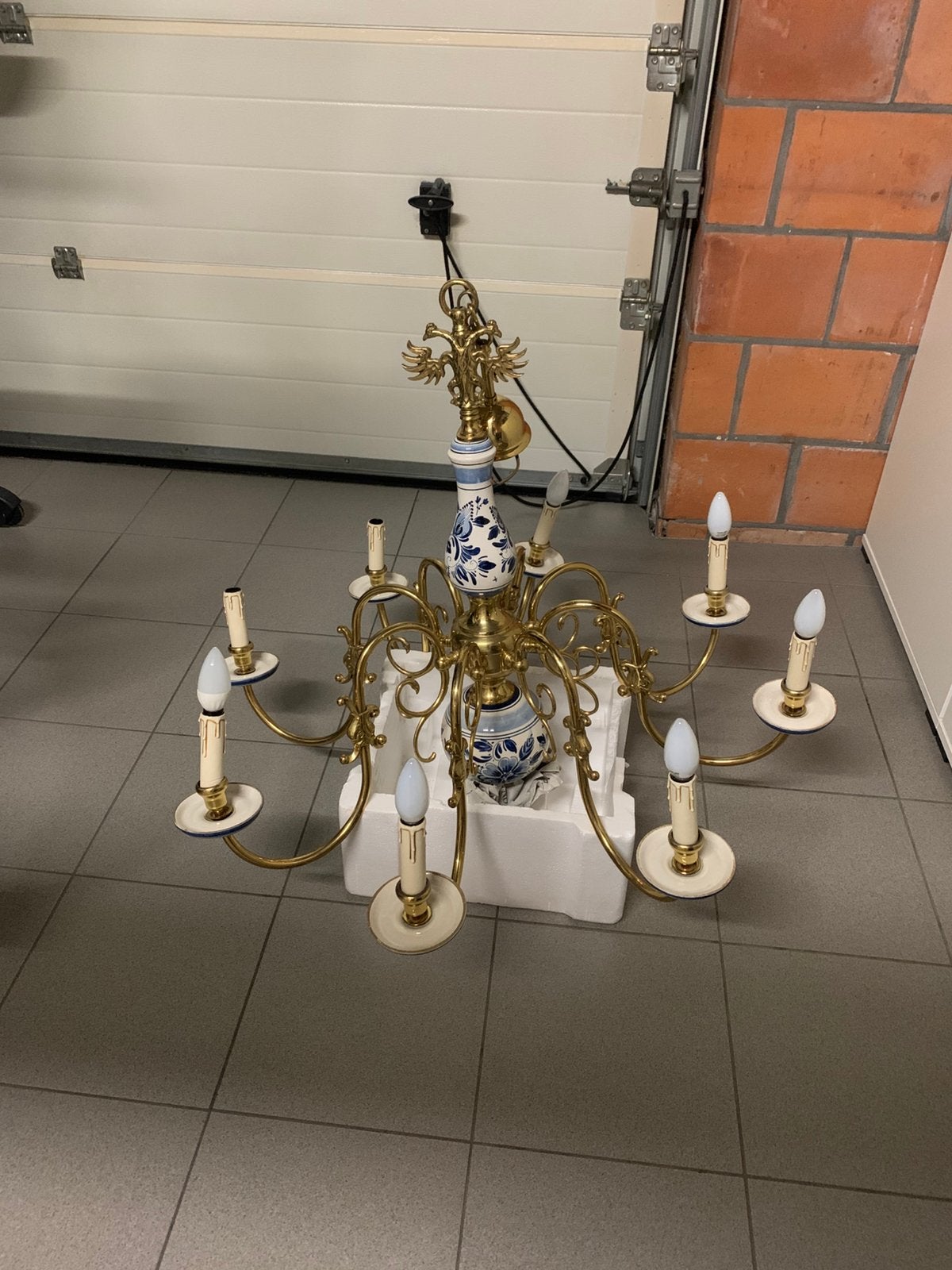 Delft kroonluchter, Ophalen, Zo goed als nieuw