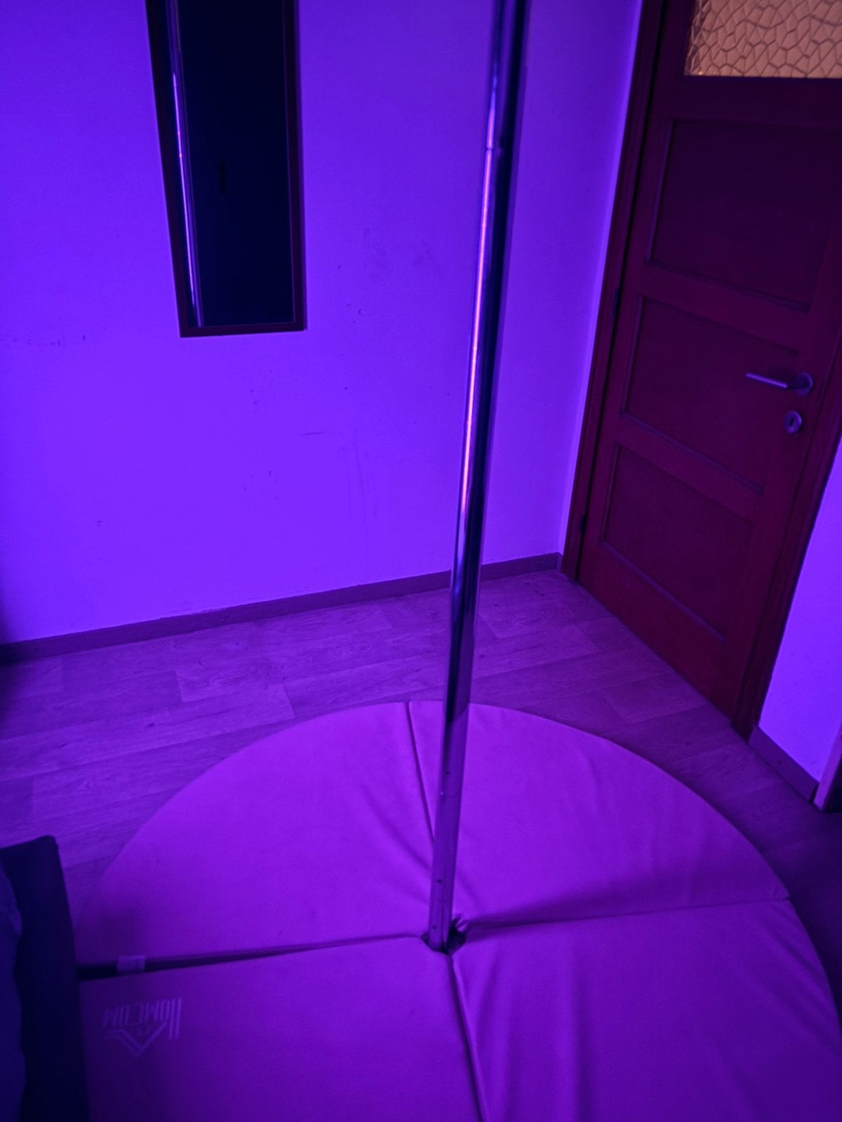 Barre de pole dance avec tapis, Enlèvement, Comme neuf