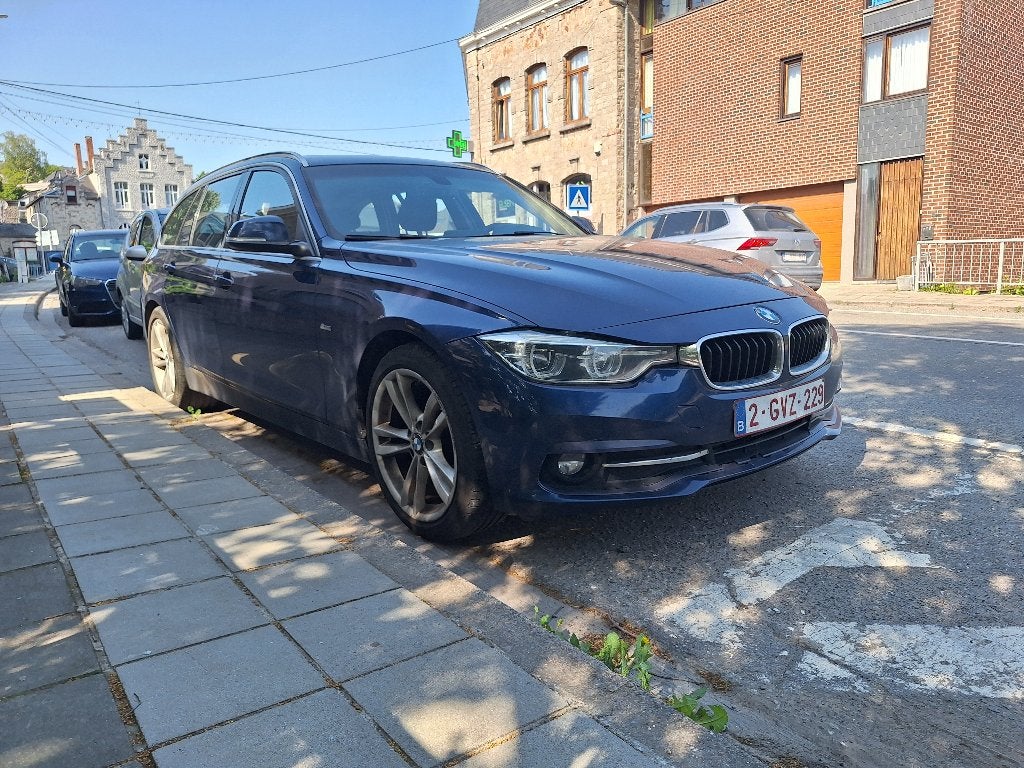 Bmw 318d, Boîte manuelle, Entretenue par le concessionnaire, Noir, 5 portes