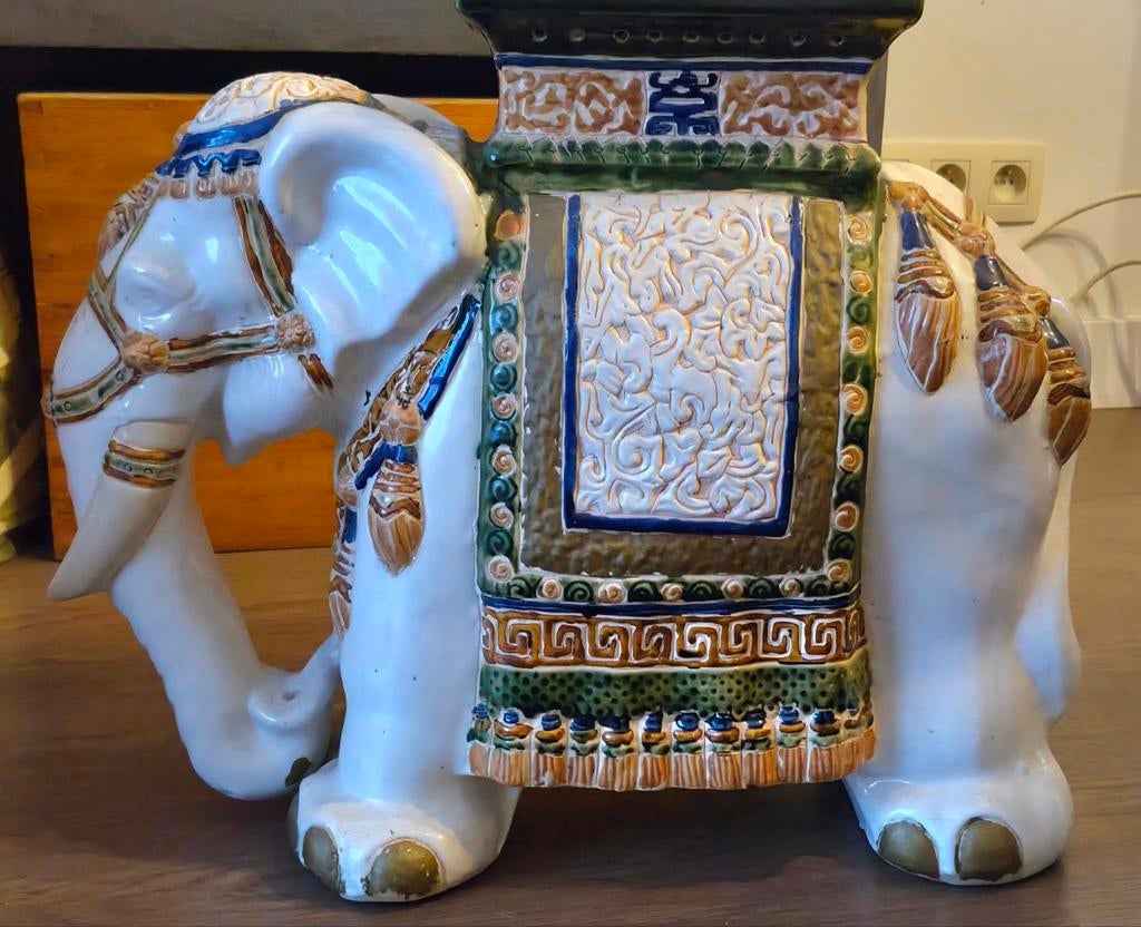 Elefant céramique- support a fleurs