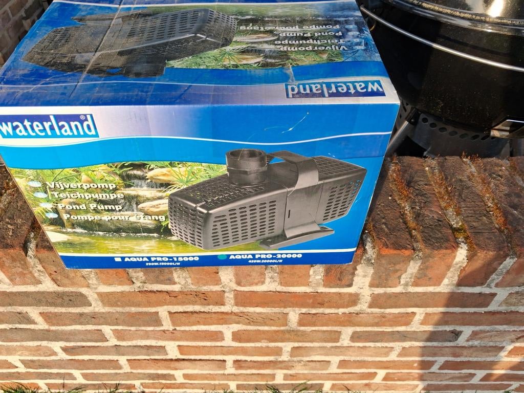 Nouvelle pompe toujours dans la boîte 2000 l, Enlèvement