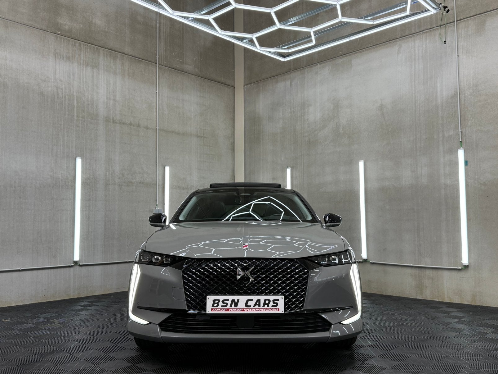 DS 4/PERFORMANCE LINE/PANO/360CAMERA/CARPLAY/ACC/LANE/GRNTIE, Auto's, 1199 cc, Alcantara, 5 zetels, 5 deurs