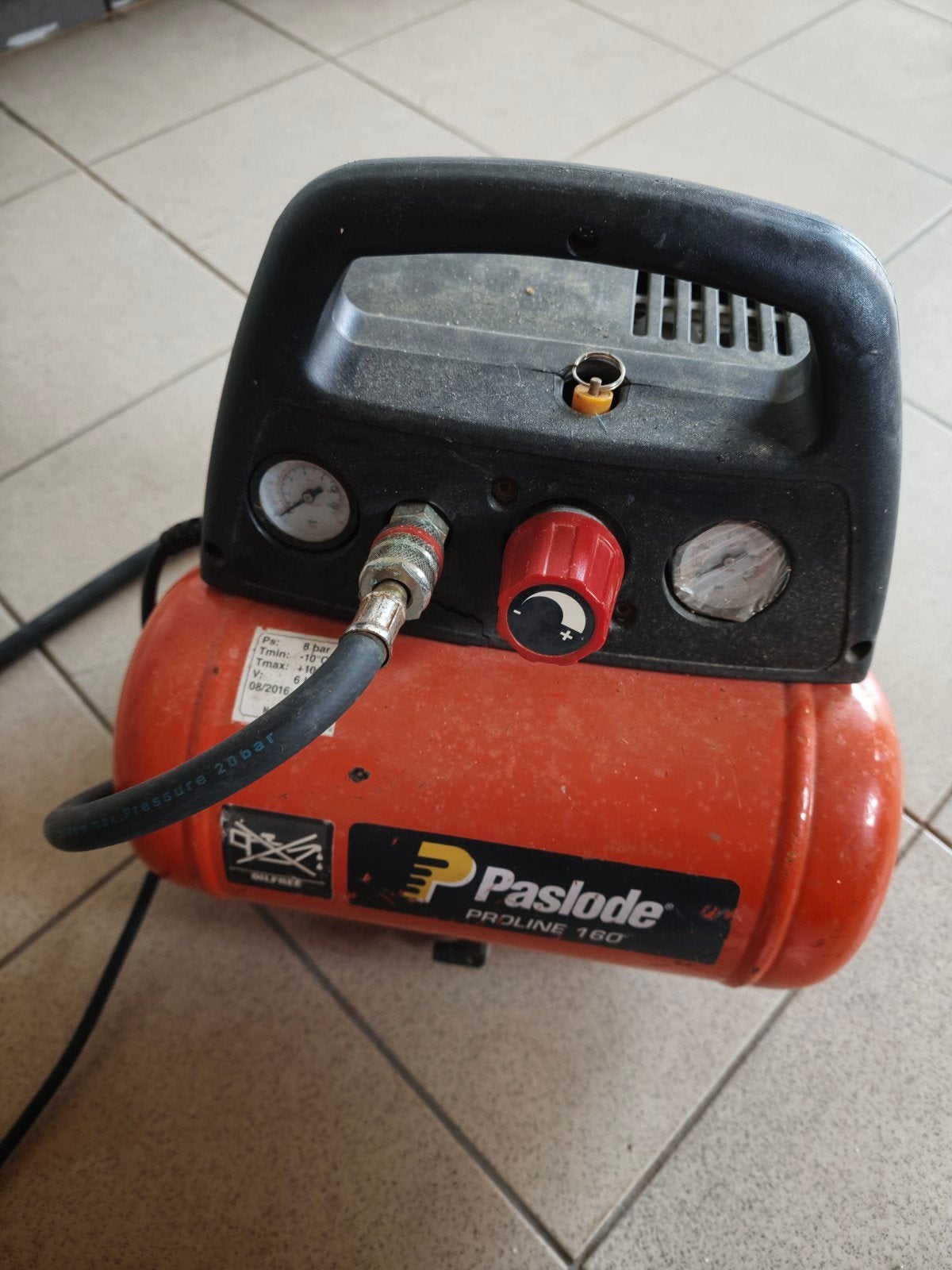 Paslode compressor, Ophalen