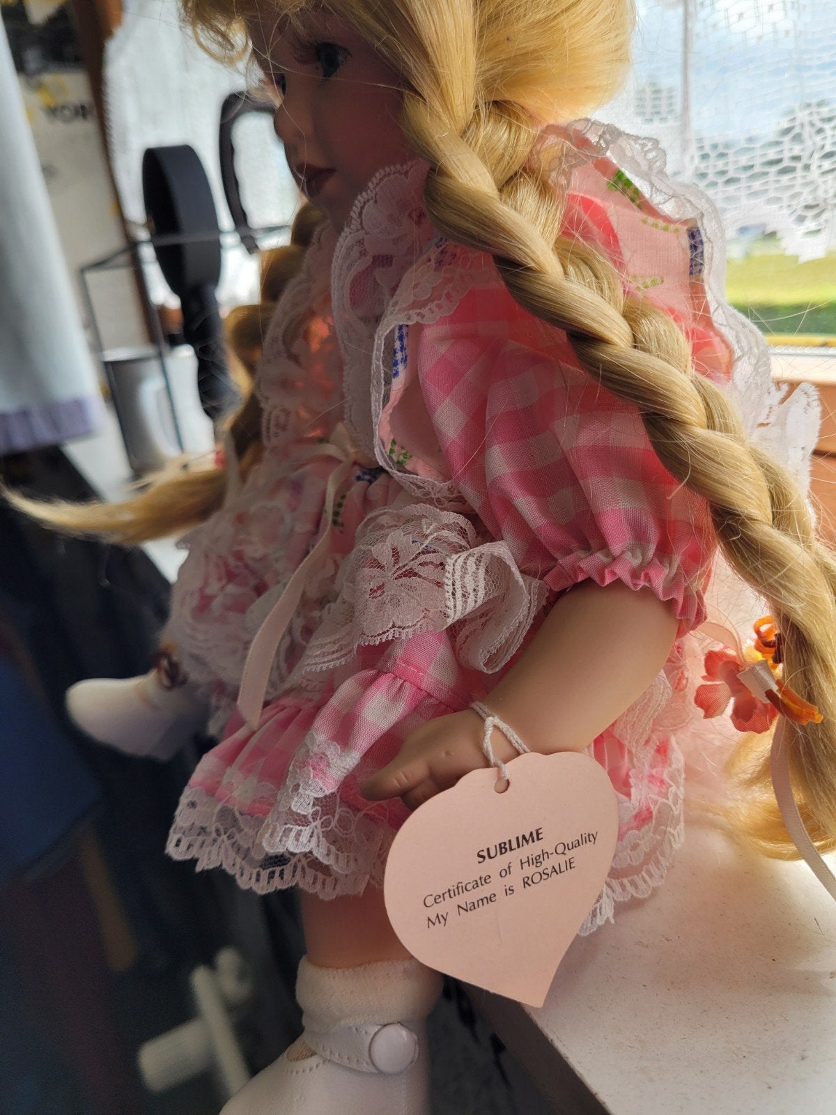 Tres Jolie cet poupee intact avec certificat, Enlèvement ou Envoi, Comme neuf, Poupée