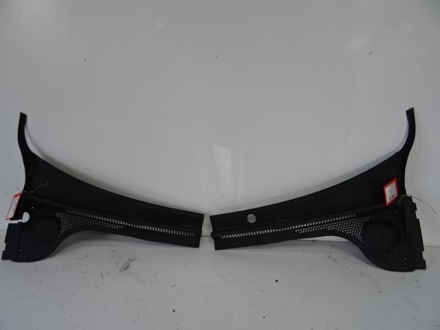 GARNITURES WINDSHIELD Volkswagen Jetta IV (162 / 16A), Utilisé, Avant, Volkswagen