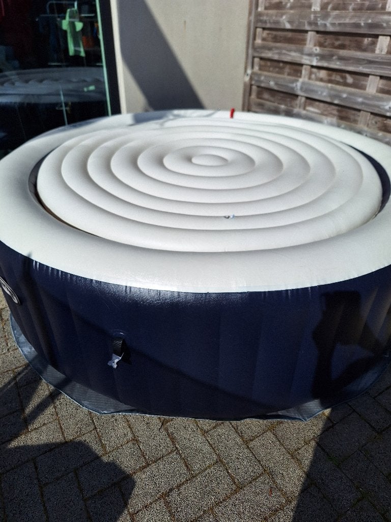 Intex Bubble Spa 6 personen + accessoires, Jardin & Terrasse, Bains à remous et Spas, Comme neuf, Gonflable, Couverture, Tapis de sol