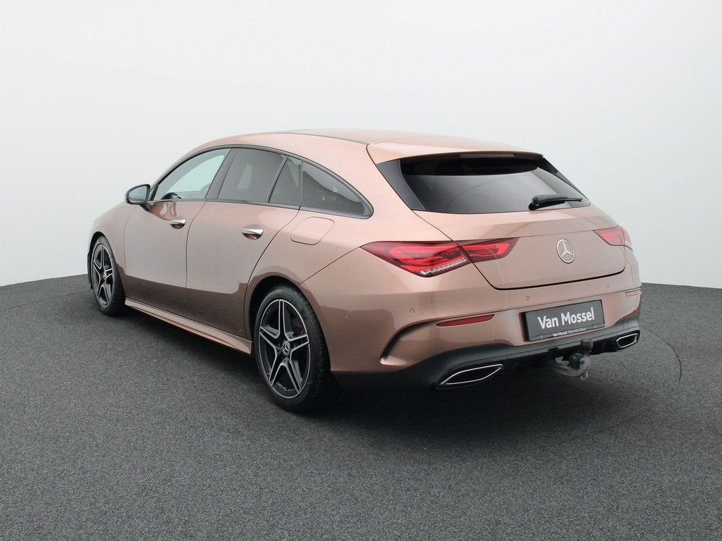 Mercedes-Benz CLA 200 d Shooting Brake + AMG LINE + PANO DAK, CLA, 1490 kg, Gebruikt, Leder en Stof