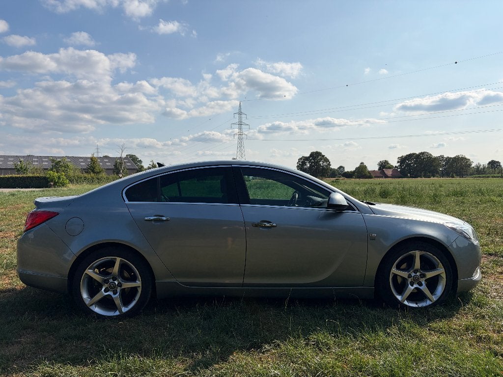 Opel insignia benzine (euro5), Autos, Opel, Cuir, Achat, 129 g/km, Boîte manuelle