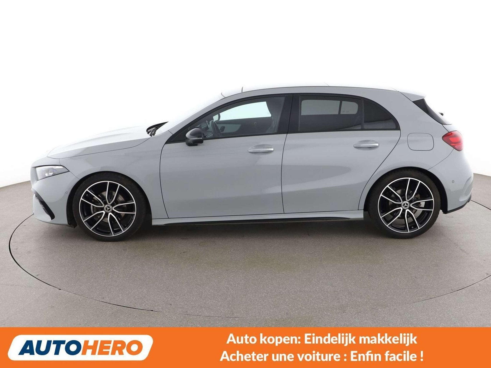 Mercedes-Benz A-Klasse 180 A 180 Special Edition AMG Line, Auto's, Zwart, https://public.car-pass.be/vhr/e8e74748-0652-4bda-a50e-e93e0ec47a99
