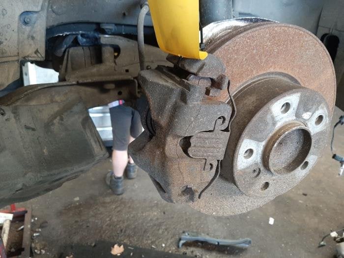 Remklauw (Tang) rechts-voor van een BMW 3-Serie, Gebruikt, -, -, 3 maanden garantie