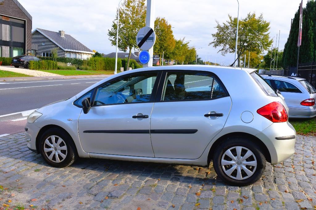Toyota Auris 1.4D-4D/GPS/1st Owner/HISTORY, Autos, Toyota, Argent ou Gris, Achat, Entreprise, Boîte manuelle