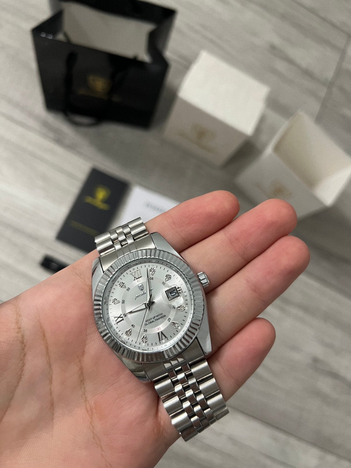 Nouvelle montre avec cadran blanc, Bijoux, Sacs & Beauté, Enlèvement ou Envoi, Argent, Acier, Neuf