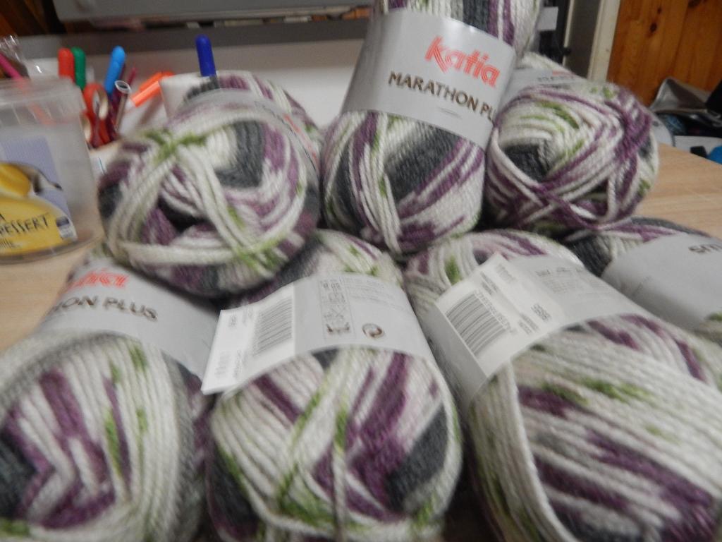 11 BOLLEN (KATIA WOL, Ophalen of Verzenden, Nieuw