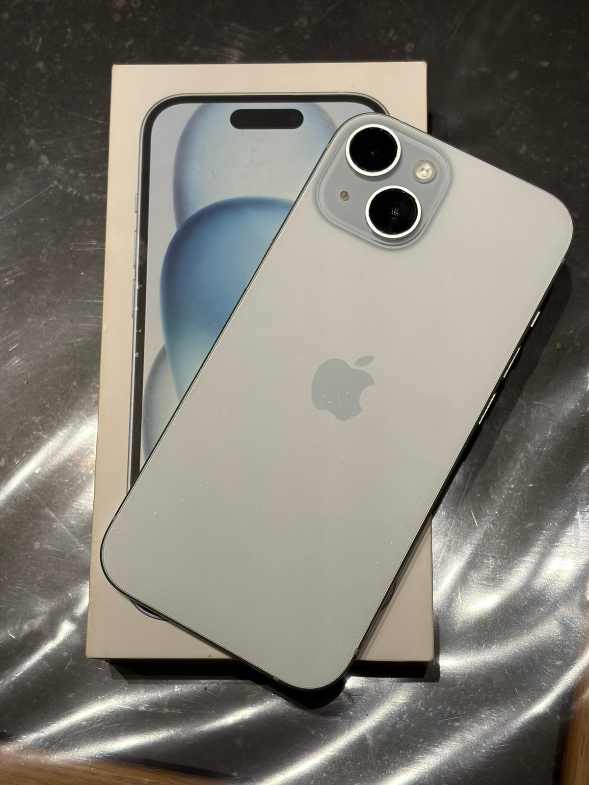 Iphone 15 256 GB + Nouvel Ecran de Protection, Ophalen, Zo goed als nieuw, 256 GB, IPhone 15