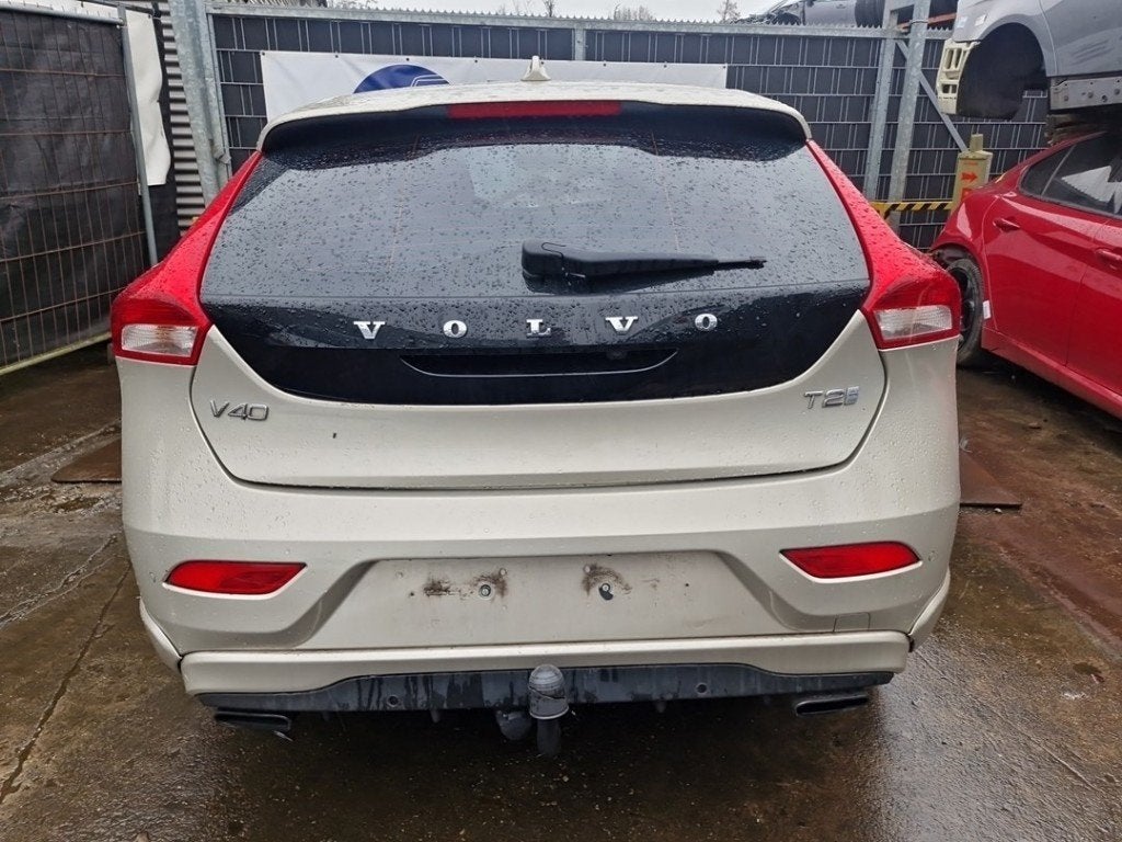 HAYON ARRIÈRE / MALLE Volvo V40 (MV) (|32227622|), Info@volvocars.com, Haillon arrière, Volvo Car Germany GmbH, Siegburger Straße 229
50679  Köln, DE