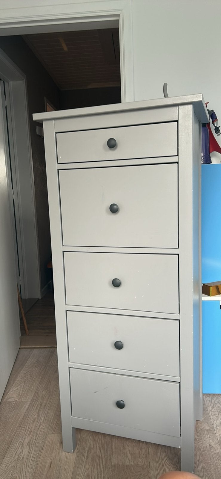 Hemnes kast, Ophalen