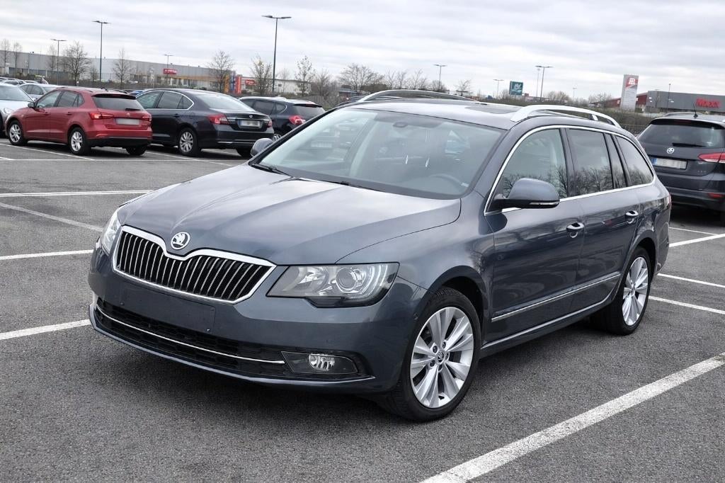 SKODA SUPERB AUTOMATIC 163000 KM RADIO DAB NAVIGATION CUIR, Autos, Skoda, Achat, Cruise Control, Carnet d'entretien, Noir