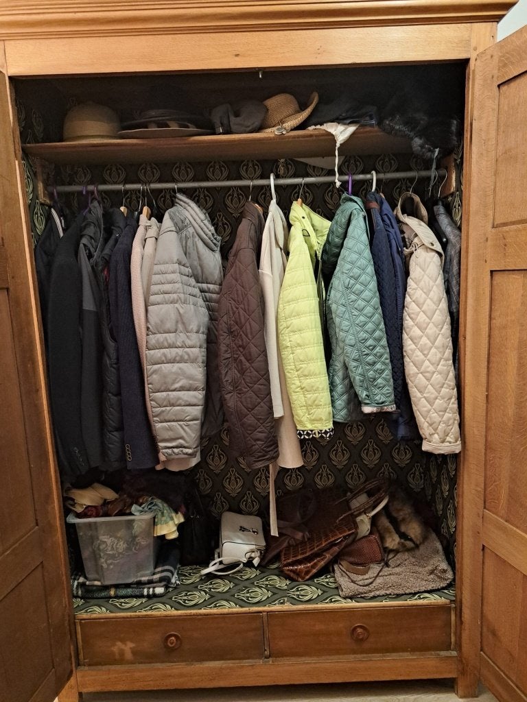 Houten kleerkast, Ophalen, Gebruikt