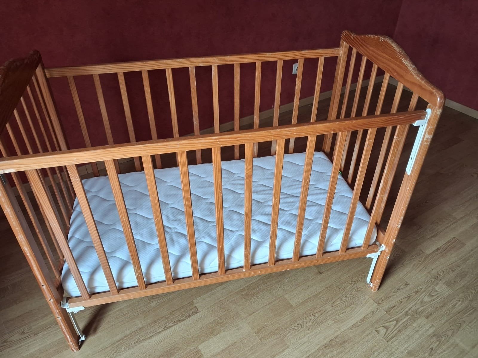 Gratis!! Kinderbedje+ matras nog in goede staat, Ophalen