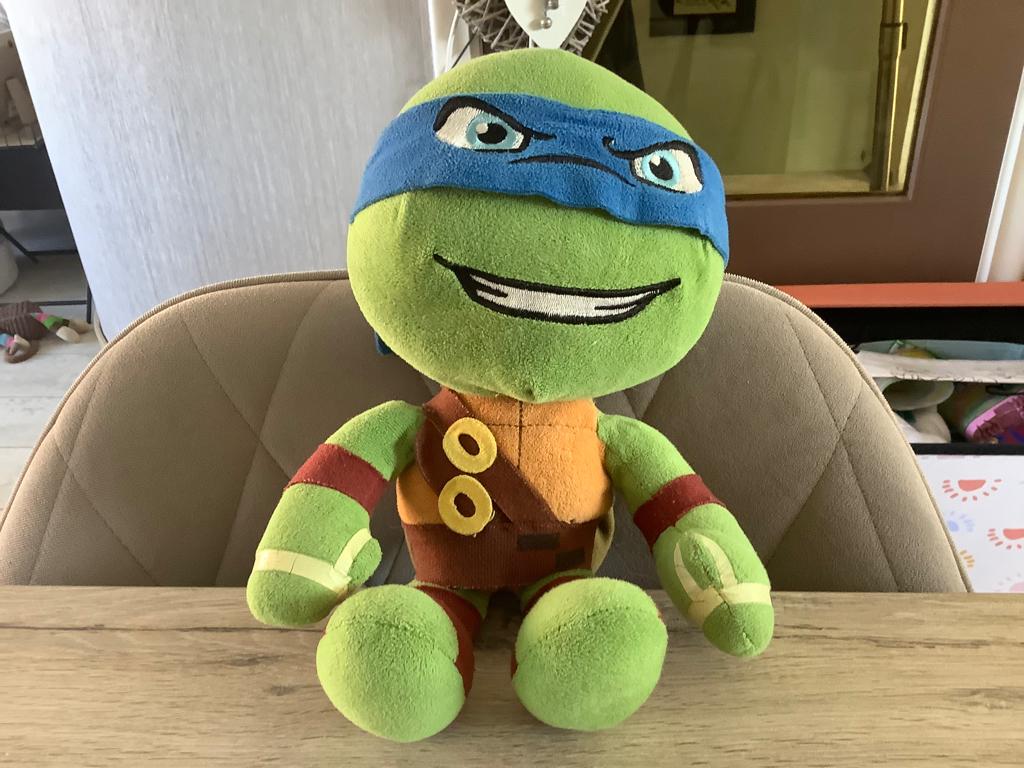 Tortues ninja mutantes adolescentes, personnage en peluche.., Enlèvement ou Envoi, Overige karakters, Autres marques, Comme neuf