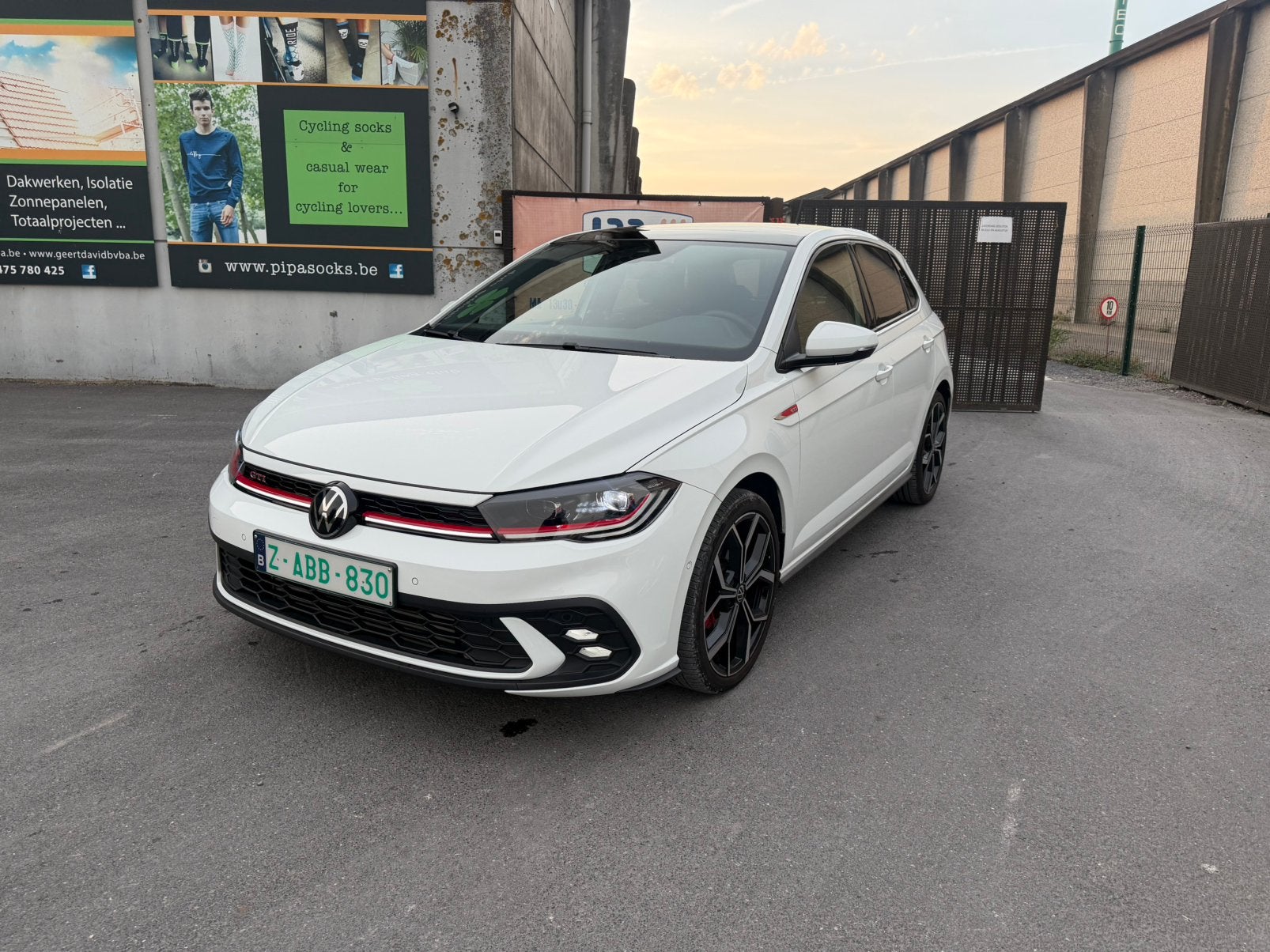 Vw Polo Gti 2023 Beats Dsg slechts 16000 km, Auto's, 4 cilinders, Wit, Lichtsensor, 5 zetels