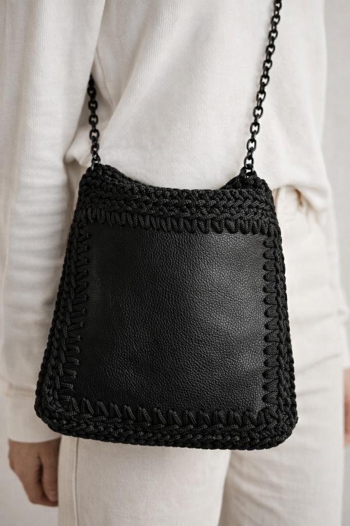 Ops Handcrafted handgemaakte Griekse tas, Handtassen en Accessoires, Tassen | Damestassen, Zo goed als nieuw, Schoudertasje, Zwart