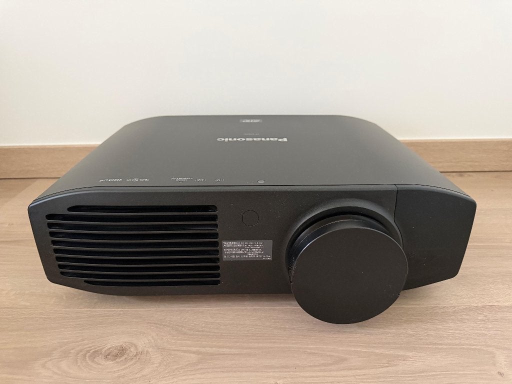 Panasonic PT-AT6000E Full-HD Cinema beamer, Panasonic, Enlèvement, Full HD (1080), LCD