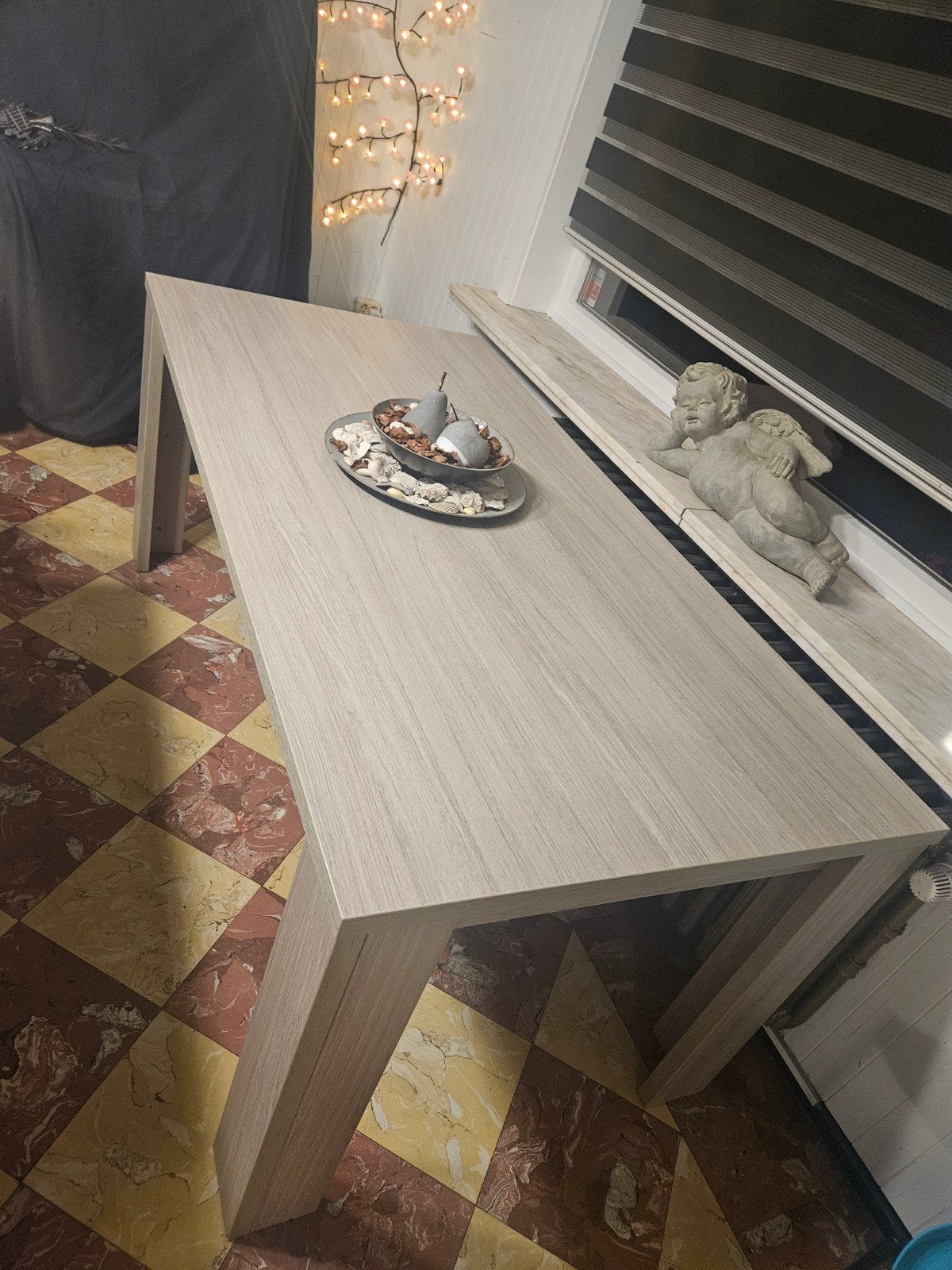 Eet tafel, Ophalen