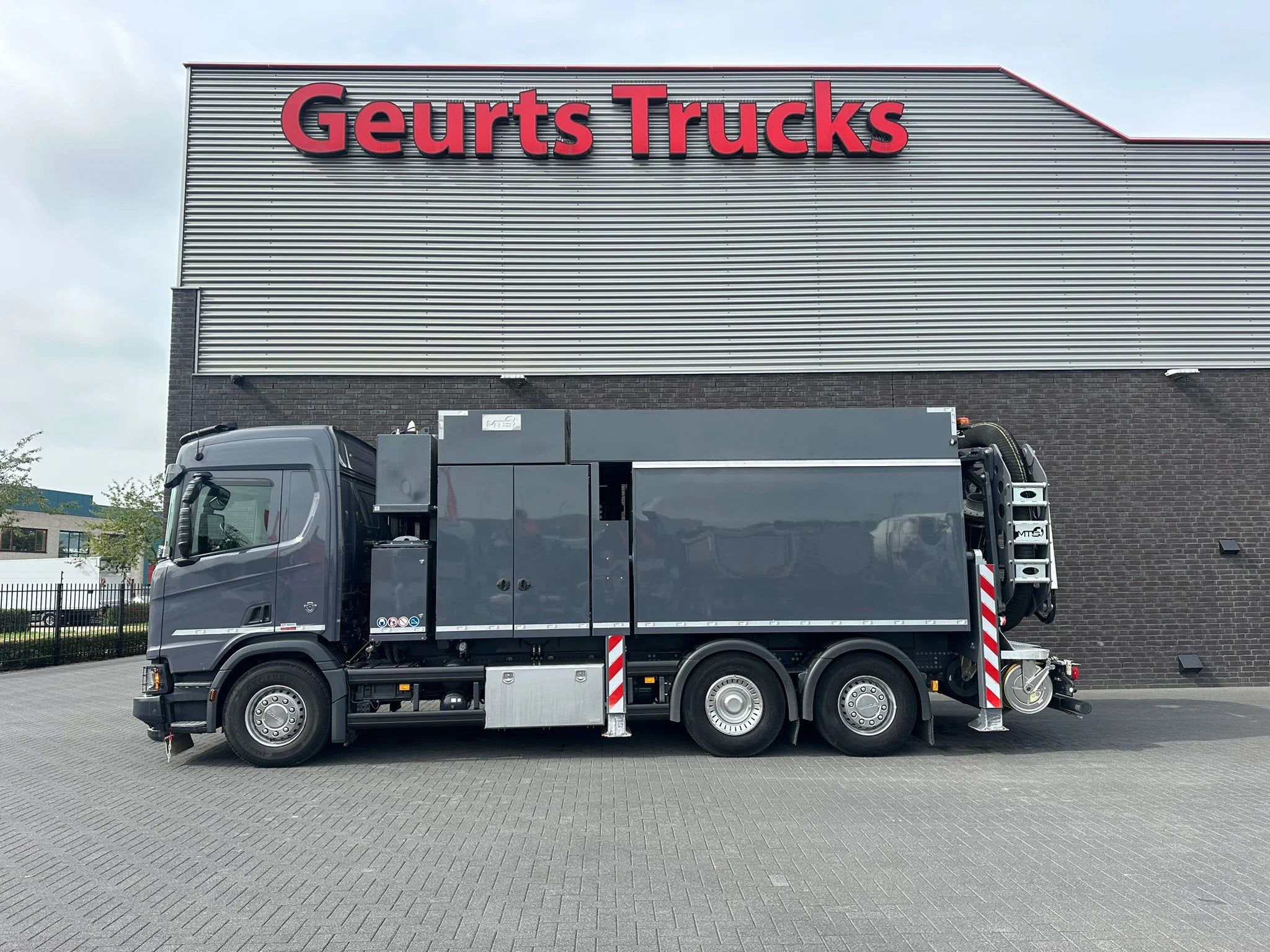 Scania R530 V8 NGS XT 6X2 MTS DINO 8 M3 SAUGBAGGER/GRONDZUIG, Argent ou Gris, Achat, Scania, Automatique