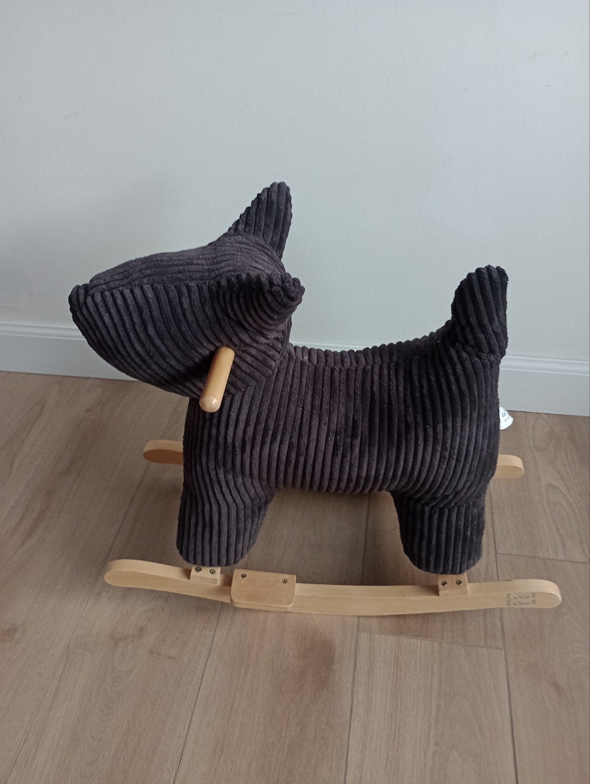Schommelpaard hond, Ophalen