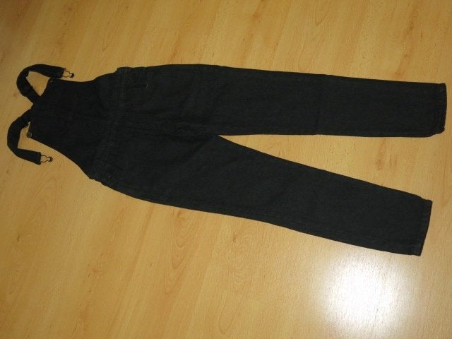 Een zwarte salopet, maat 134-140, NIEUW, Kinderen en Baby's, Ophalen, Nieuw, Meisje, Broek